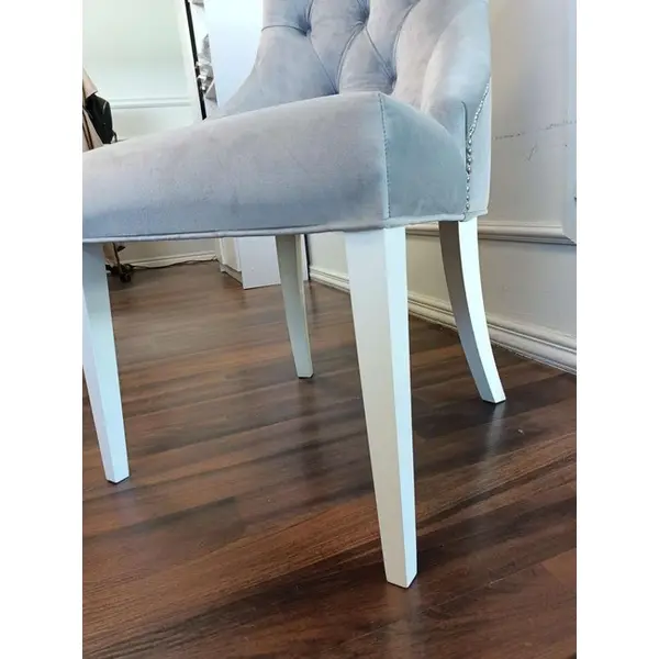 Krzesło szare glamour z pikowanym oparciem, klasyczne, do jadalni, z kołatką, nowojorskie, nowoczesne, srebrne PRINCE II