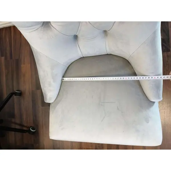 Krzesło szare glamour z pikowanym oparciem, klasyczne, do jadalni, z kołatką, nowojorskie, nowoczesne, srebrne PRINCE II