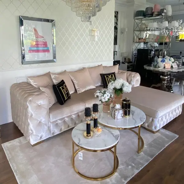 Luksusowa sofa narożna pikowana, beżowa do salonu, narożnik z funkcją spania, prawostronny, rozkładany  MILANO POEKSPOZYCYJNY 275cm