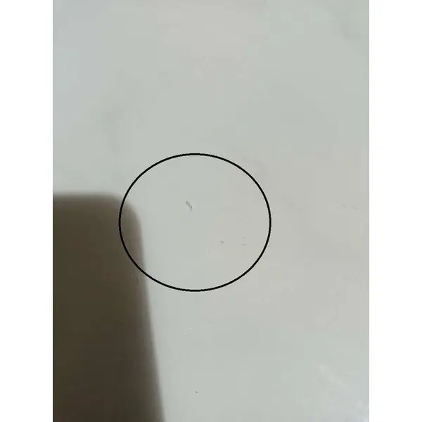 Zestaw dwóch szafek nocnych glamour, stylowe z ekoskórą, białe srebrne szafki nocne z szufladami HERMITAGE OUTLET