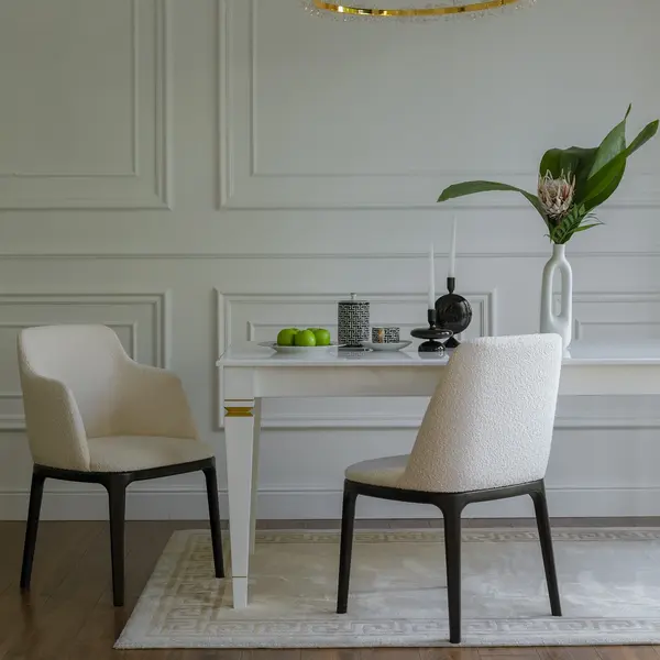 Krzesło glamour klasyczne tapicerowane do jadalni, nowoczesne, bukowe, nowojorskie z podłokietnikiem NAPOLI