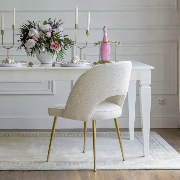 Krzesło nowoczesne na złotych nogach, tapicerowane boucle do jadalni glamour CARDINALE