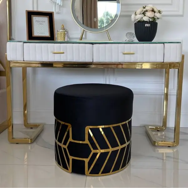 Pufa okrągła do sypialni, toaletki, tapicerowana glamour czarna złota DIAMOND