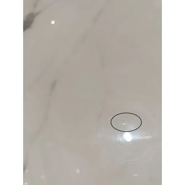 Zestaw dwóch szafek nocnych glamour, stylowe z ekoskórą, białe srebrne szafki nocne z szufladami HERMITAGE OUTLET