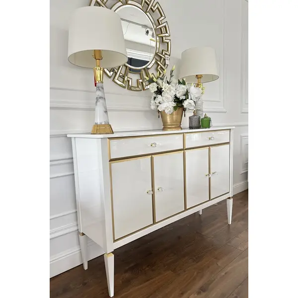 Ekskluzywna komoda biała lakierowana ze złotymi dekorami ELEGANCE OUTLET