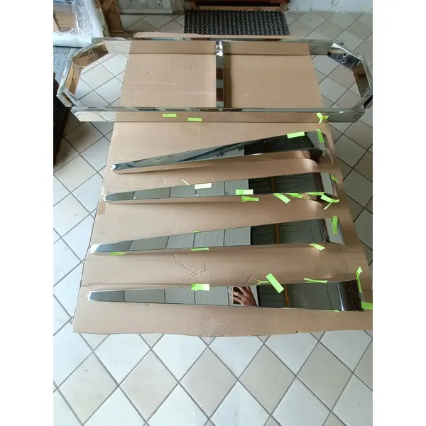 Konsola glamour srebrna, nowoczesna z białym szklanym blatem ELITE OUTLET