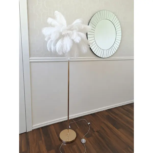 Lampa podłogowa glamour złota z białymi piórami 160 cm OUTLET