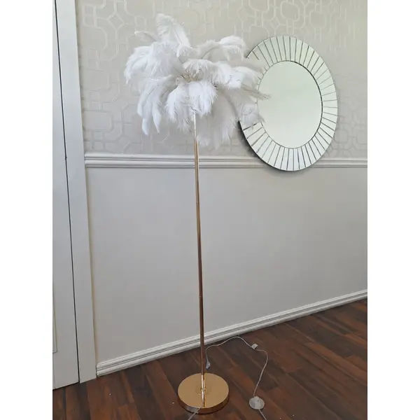 Lampa podłogowa glamour złota z białymi piórami 160 cm OUTLET