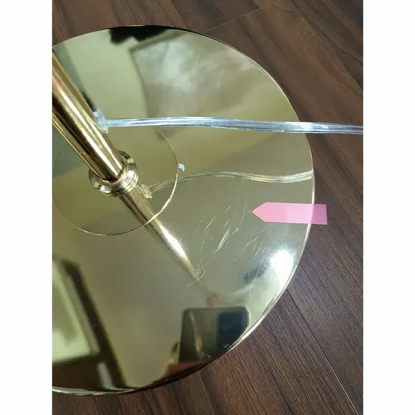 Lampa podłogowa glamour złota z białymi piórami 160 cm OUTLET