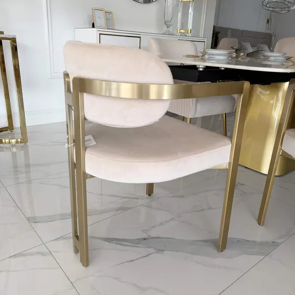 ​Krzesło Designerskie Premium ROMEO – Nowoczesne Meble w Stylu Włoskim