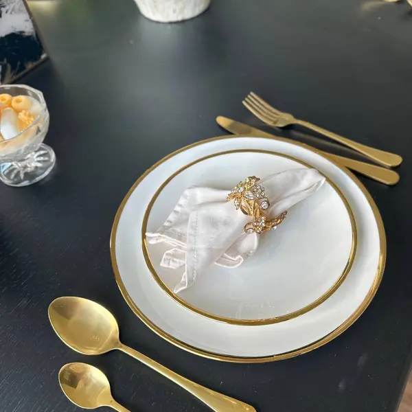 ekskluzywny stol ovale do eleganckiego wnetrza