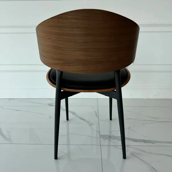Podstawowe materiały krzesła Wing w detalach. Projekty Primavera Home odpowiadające na potrzeby klientów.