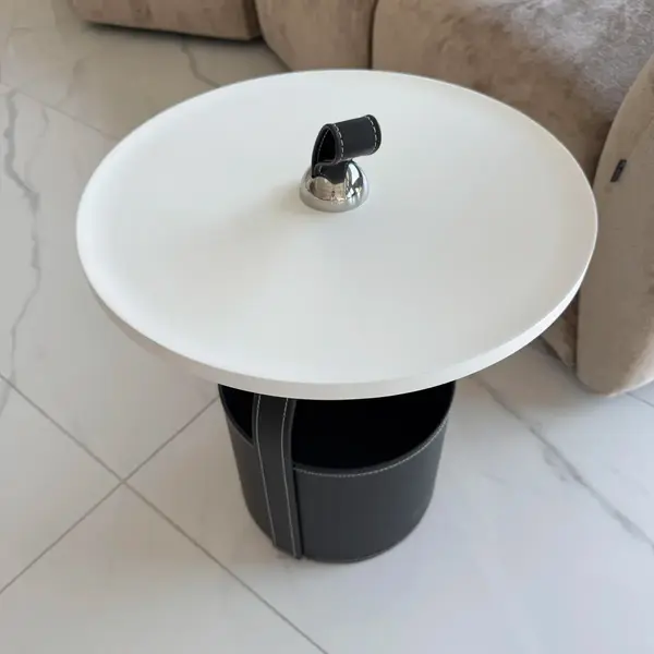 Nowoczesny design okrągłego stolika kawowego Tavolino prezentowany przez Primavera Home.