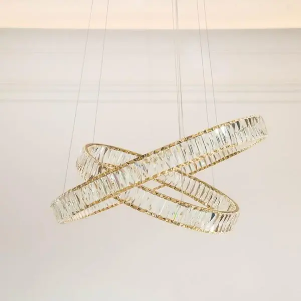 Nowoczesny design żyrandola Kryształowego CRYSTAL L od Primavera Home.