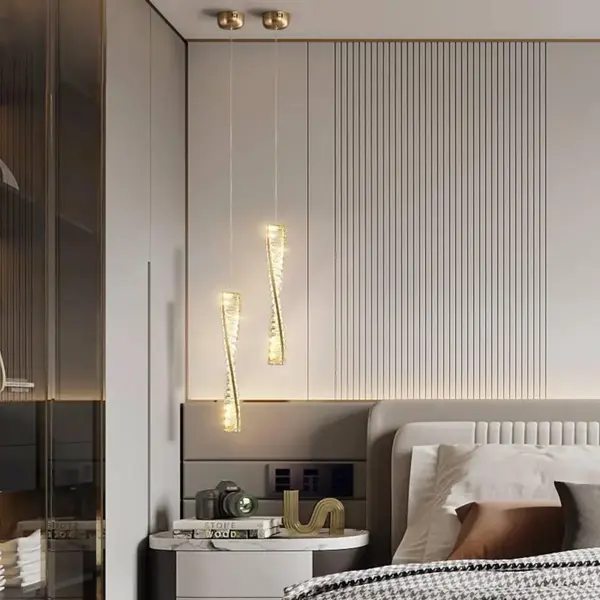 Żyrandol kryształowy złoty Crystal XS jako element designu premium od Primavera Home.