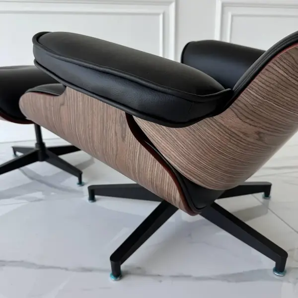 Fotel Lounge z podnóżkiem w aranżacji glamour. Meble od Primavera Home w Warszawie.