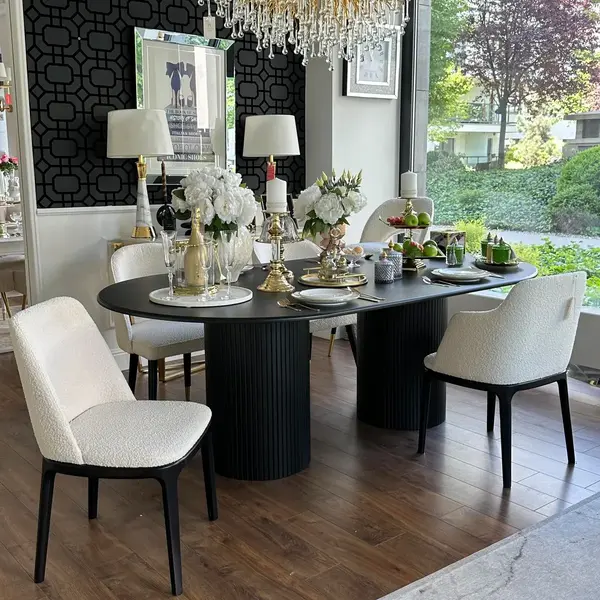 Aranżacja krzesła Napoli w nowoczesnej kuchni. Designerska koncepcja od Primavera Home.