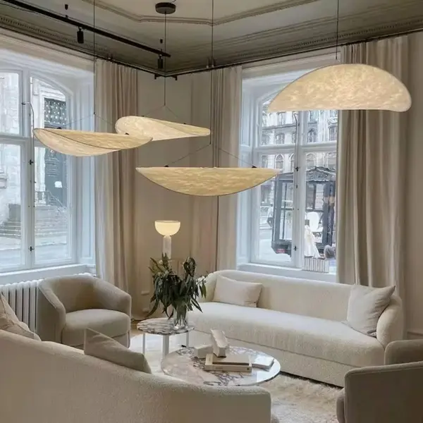 Modułowa konstrukcja żyrandola CLOUD z regulacją wysokości. Primavera Home w Warszawie.