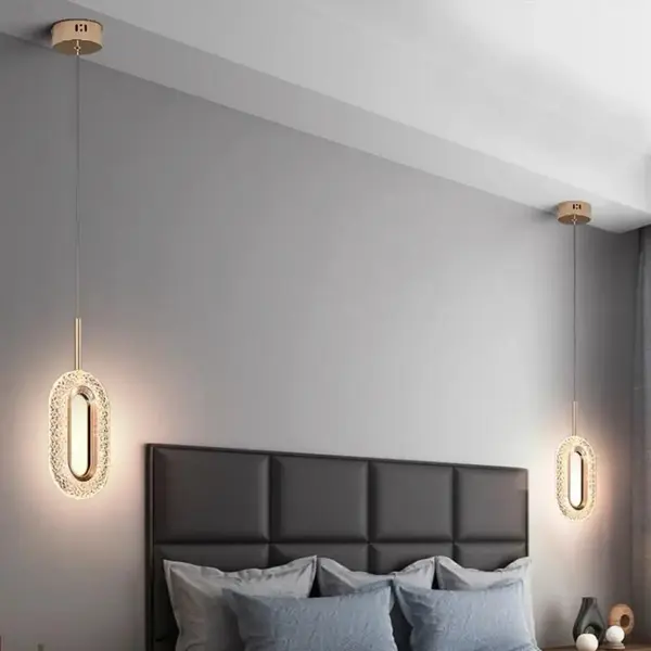 Design żyrandola VALO SINGLE w złotym odcieniu. Produkt od Primavera Home.