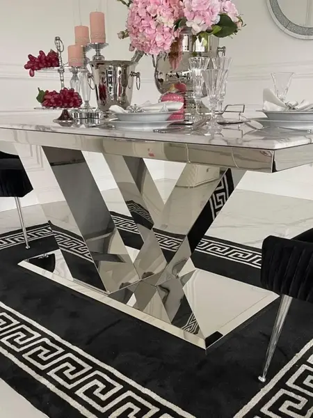 Stół LV COLLECTION Srebrny w aranżacji z jadalnią. Aranżacja nowoczesnego wnętrza. Meble na zamówienie od Primavera Home.