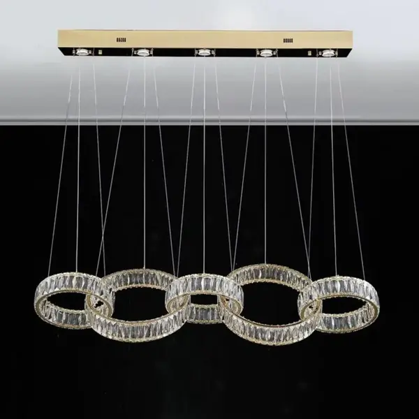 Nowoczesny design żyrandola CRYSTAL 5 Złoty. Inspiracja od Primavera Home.