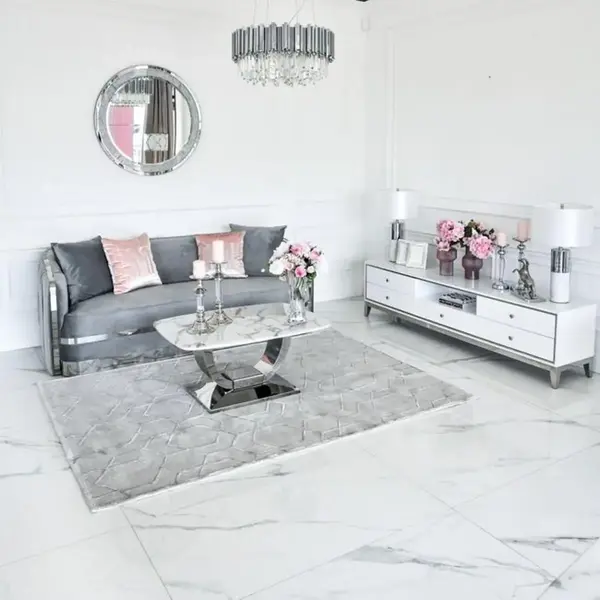 Komoda RTV glamour wysoki połysk biało srebrna Lorenzo L Silver w luksusowej aranżacji. Meble na zamówienie od PRIMAVERA HOME.