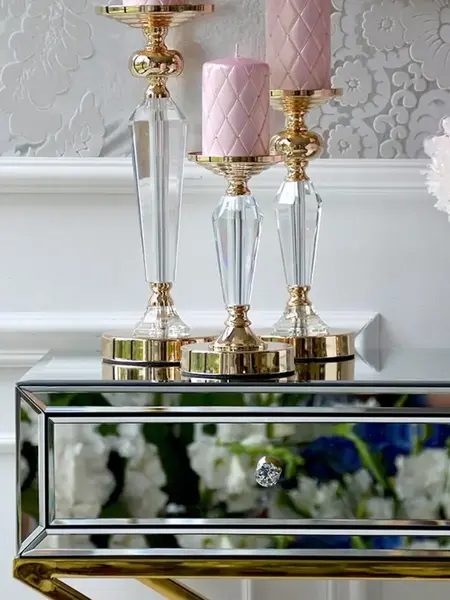 Konsola lustrzana CHICAGO GOLD glamour stalowa złota — aranżacja wnętrza. Primavera Home.