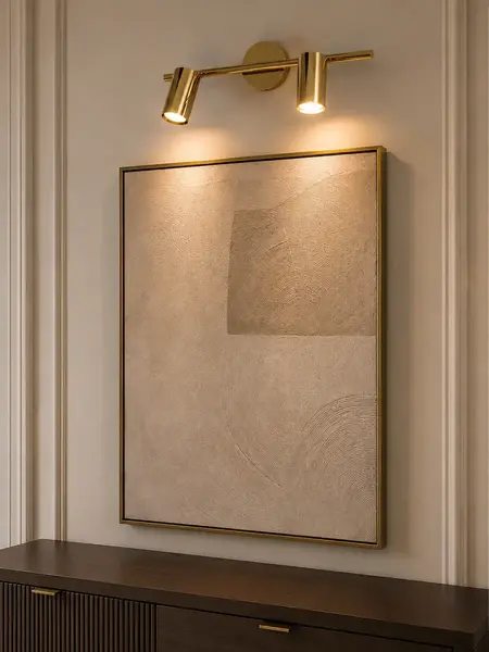 Lampa glamour, złota, sufitowa, designerska, ekskluzywna, dwa punkty świetlne MODERN 2 w pełnym zestawie w aranżacji. Oświetlenie na zamówienie od Primavera Home.