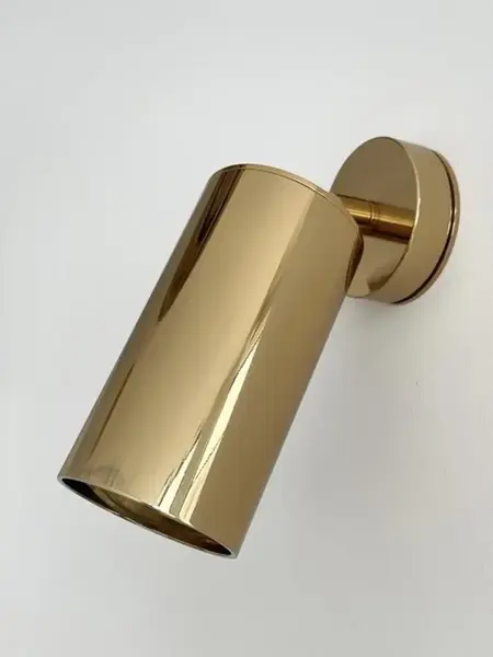 Lampa glamour, złota, sufitowa, designerska, ekskluzywna, pojedyncza, punkt świetlny MODERN 1 w ujęciu z przodu. Oświetlenie na zamówienie od Primavera Home.