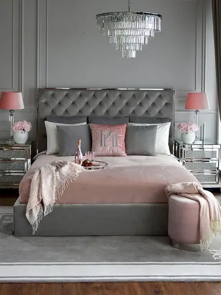 Łóżko SPECTRE SILVER Glamour w rozmiarze 200x200 cm, idealne do dużych sypialni. Meble na zamówienie od Primavera Home.
