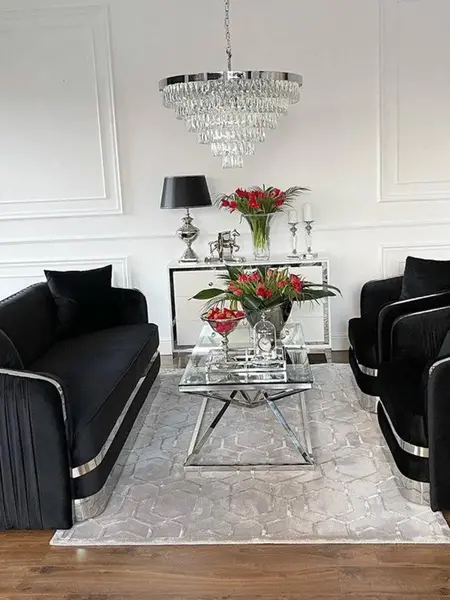 Detal stalowy sofy Glamour Madonna Czarna, ręcznie polerowana od Primavera Home.