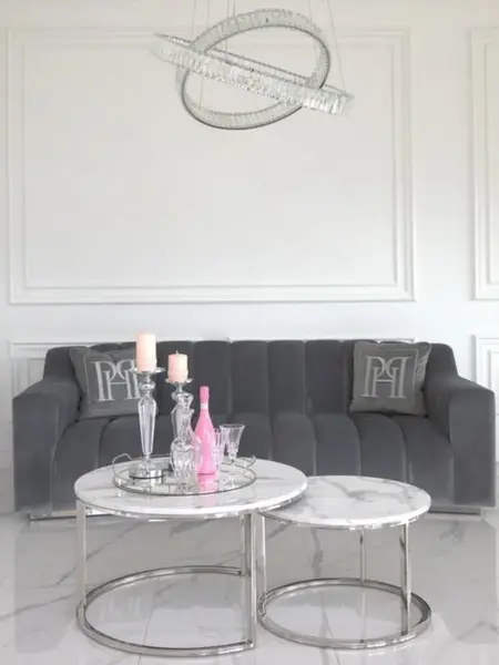 Sofa LONDON Nowoczesna pokazana w pełnej szerokości 230 cm. Meble na zamówienie od Primavera Home.