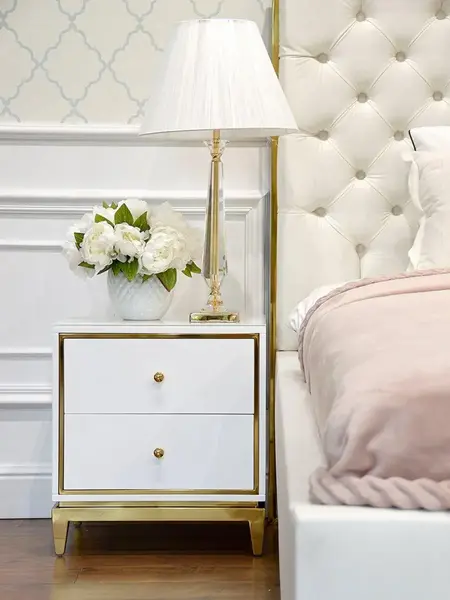 Ergonomiczny design szafki nocnej, który zachwyca użytkowników od Primavera Home.