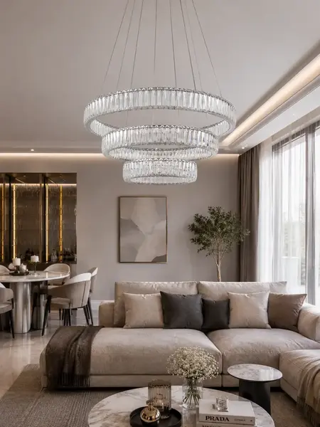 Pięknie oświetlone wnętrze, które podkreśla elegancję żyrandola. Primavera Home.