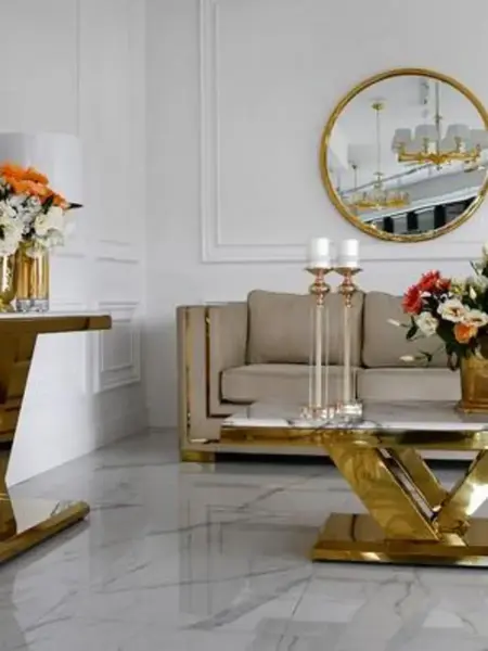 Widok z góry na sofę z funkcją spania, ukazujący jej elegancki kształt. Ekspozycja w salonie od Primavera Home.