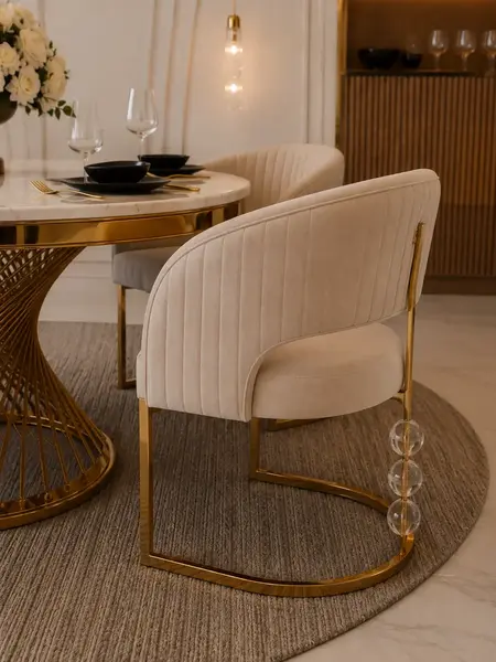 Ekskluzywne Krzesło BUBBLE – Nowoczesny Włoski Design w wyrafinowanej formie - Primavera Home na ekspozycji w showroomie, podkreślające swoje unikalne cechy.