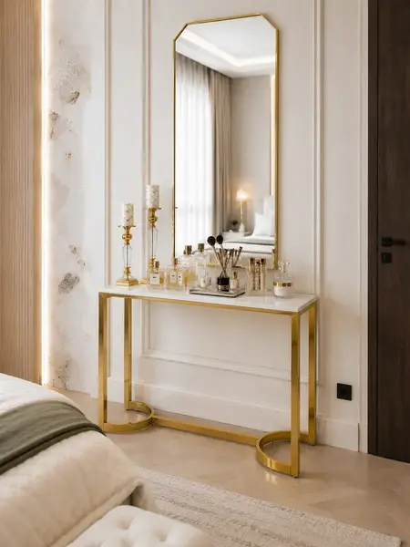 Konsola glamour, nowoczesna, złota biała marmur LOLA w salonowym kacie. Inspiracja od Primavera Home.