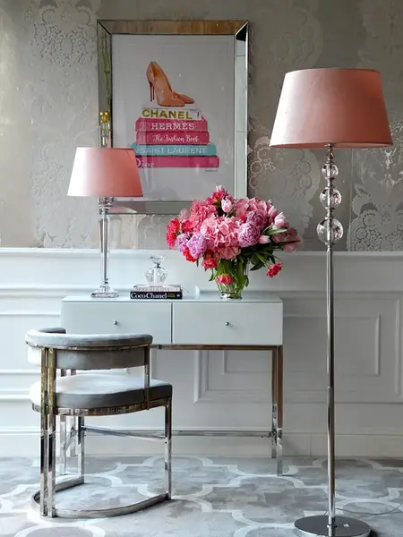 Szczegóły kolorystyki krzesła MARCO w nowoczesnym stylu, oferowane przez Primavera Home.