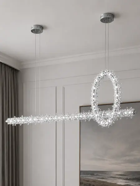 Widok z góry na Lampę Kryształową Podłużną LED Nad Stół, prezentuje elegancki design. Meble na zamówienie od Primavera Home.