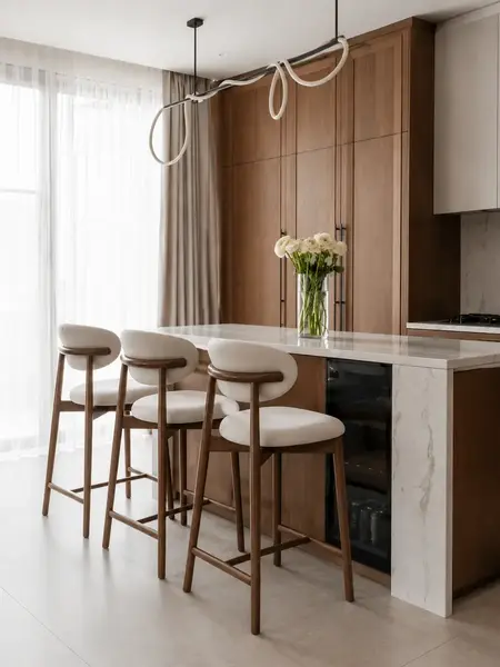 Widok z nad, Designerski Hoker Drewniany Olivia – Krzesło Barowe od Primavera Home.