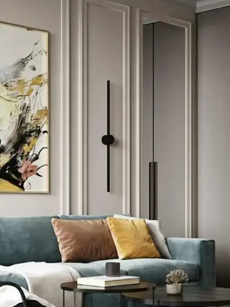 Kinkiet modern w aranżacji z jeśli chodzi o intensywność światła, dostępny od Primavera Home.
