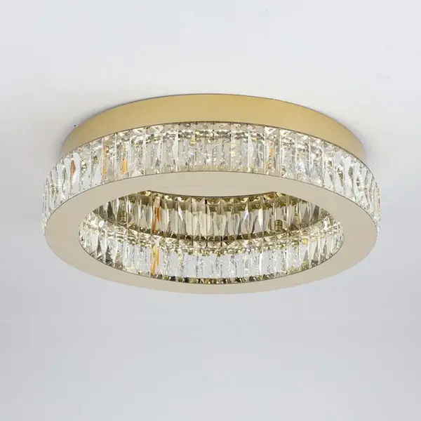Nowoczesny plafon CRYSTAL w aranżacji eleganckiego wnętrza, z kolekcji Primavera Home.