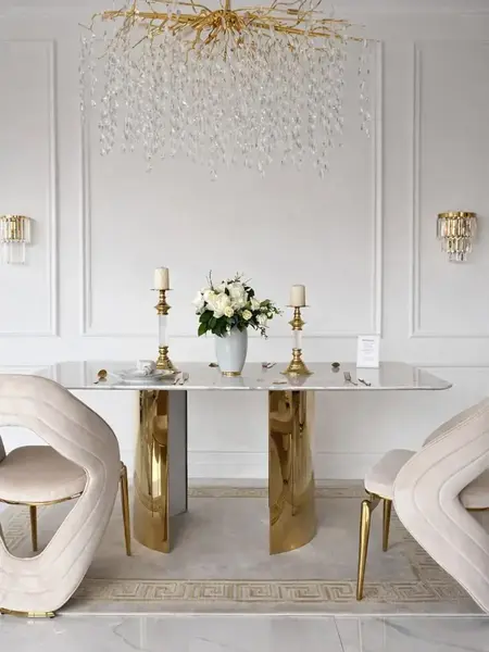 Ekskluzywne Krzesło Queen – Nowoczesny Włoski Design w przestrzeni, harmonijnie wkomponowane w aranżację. Ekspozycja w salonie od Primavera Home.