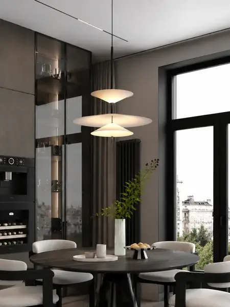 Aranżacja nowoczesnego wnętrza z designerską lampą wiszącą Plater Czarna Nowoczesna Premium, dostępna w Primavera Home.