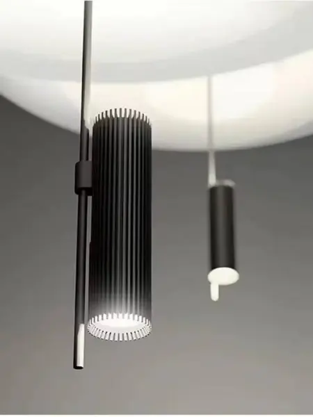 Stylizacja z meblowaniem z designerską lampą wiszącą Plater Czarna Nowoczesna Premium od Primavera Home.