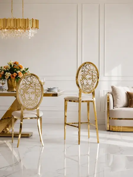 Zbliżenie na wykończenie hokera MEDUSA Glamour. Aranżacja nowoczesnego wnętrza z meblami od Primavera Home.