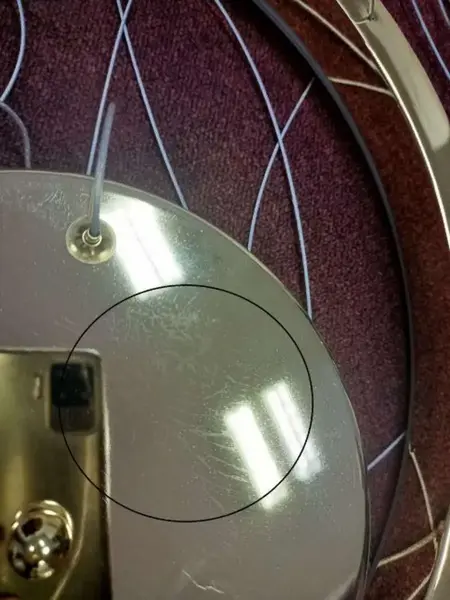 Lampa glamour led GALASSIA okrągła z połyskiem ringi, regulowana, nowoczesna, loft do salonu złota OUTLET w ciekawych układach aranżacyjnych. Ekspozycja w salonie od Primavera Home.