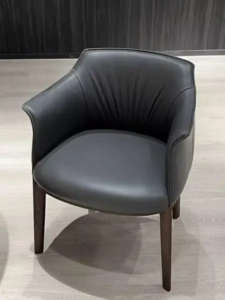 Designerskie krzesło drewniane do jadalni w stylu nowoczesnym MODERN — aranżacja wnętrza. Primavera Home.