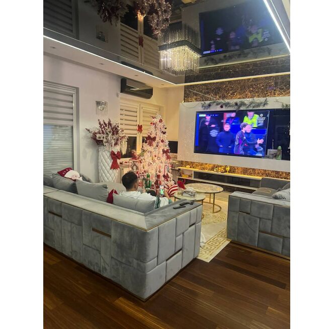 CHRISTMAS AND SPECIAL WITH THE EMPORIO AND LV COLLECTION