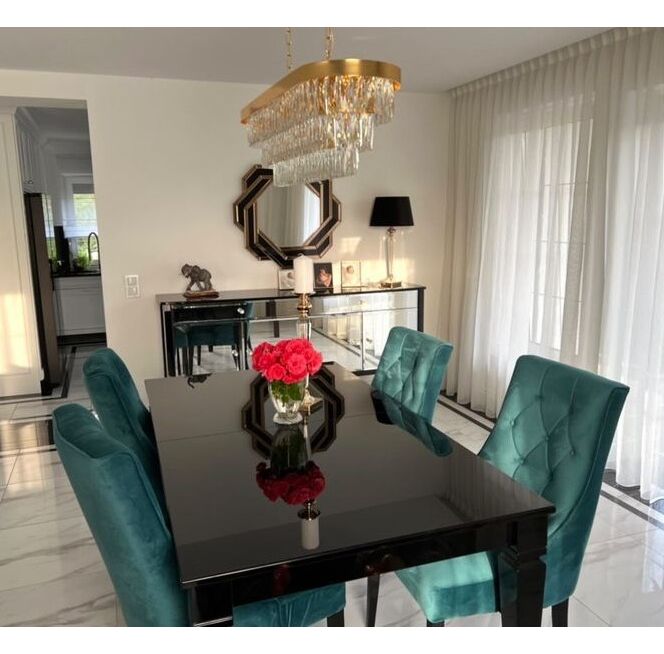 Classic dining room in glamor style